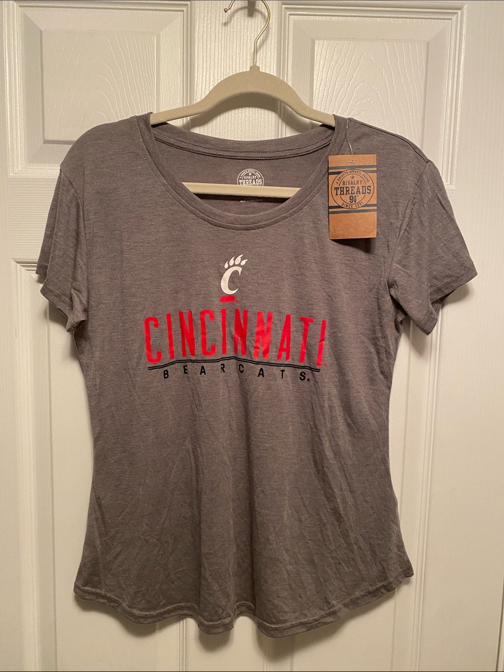 Rivalry Threads 91 Cincinnati Bearcats Women's Gray Graphic Tee…size S (4-6)